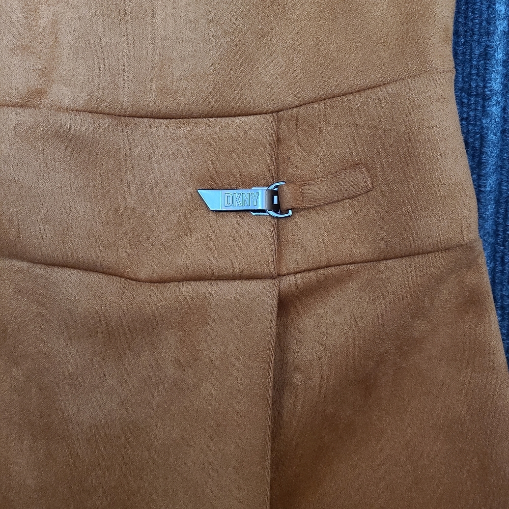 DKNY Petite Faux-Suede Cap-Sleeve Hardware-Trimmed Dress Size 2P - Picture 4 of 4